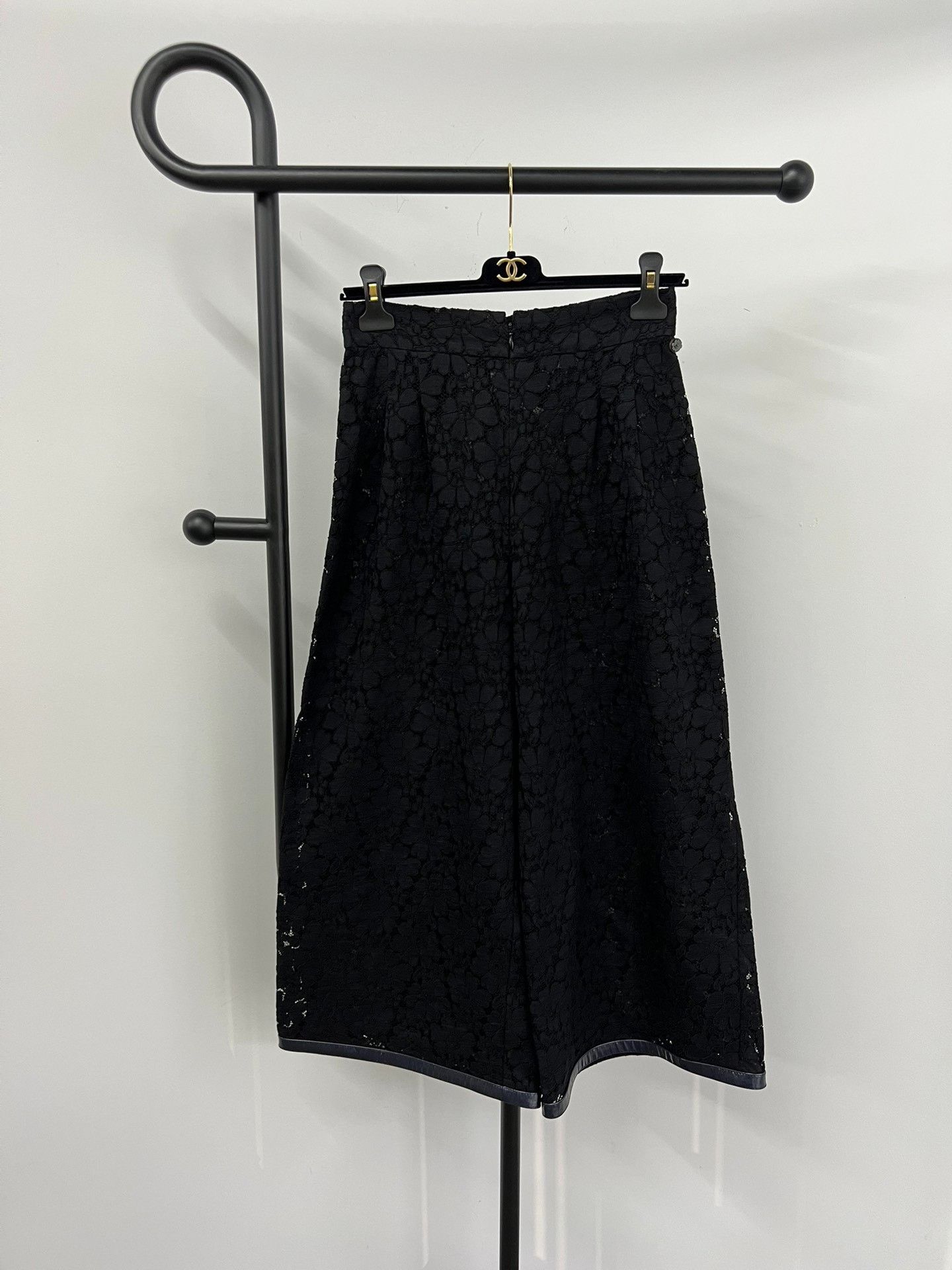Chanel Chanel Black Lace Wide-Leg Pants Size 38" / US 16 / IT 52 - 1 Thumbnail