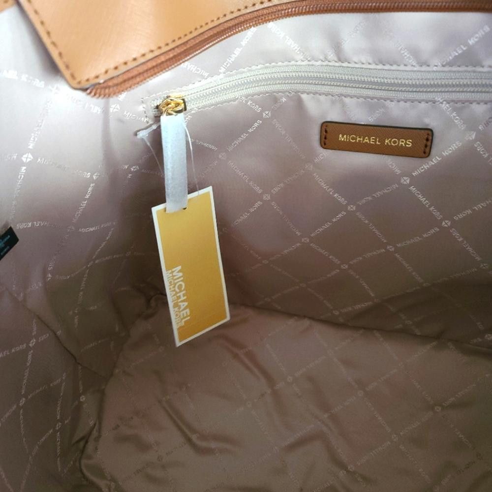 Michael Kors Michael Kors Gilly Large Brown Travel Drawstring Tote Bag Size ONE SIZE - 4 Thumbnail