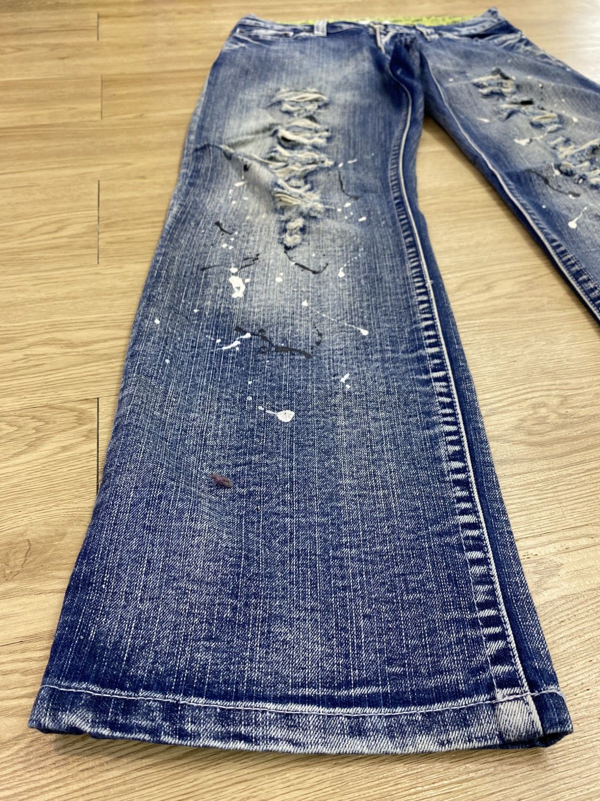 Japanese Brand Japanese Brand Distressed Style Splatter Paint Jeans Size US 33 - 5 Thumbnail