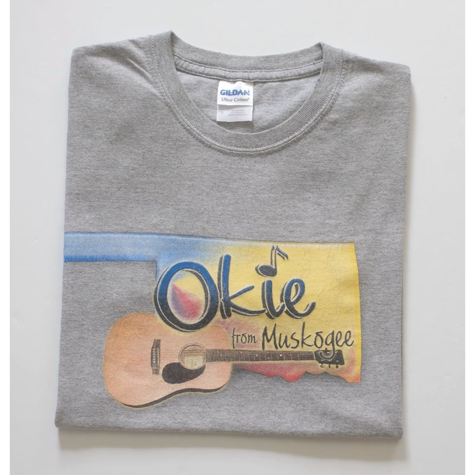 Gildan VINTAGE MERLE HAGGARD Y2K 90s RETRO COUNTRY OKIE FROM MUSKOGEE GUITAR T SHIRT SZ S Mens Size US S / EU 44-46 / 1 - 6 Thumbnail