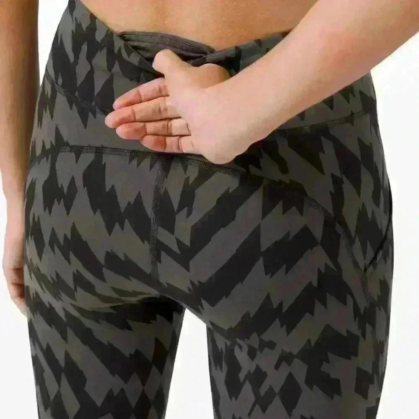 Lululemon NWT Lululemon Invigorate High Rise 25" Leggings Size 2 Size 26" / US 2 / IT 38 - 4 Thumbnail