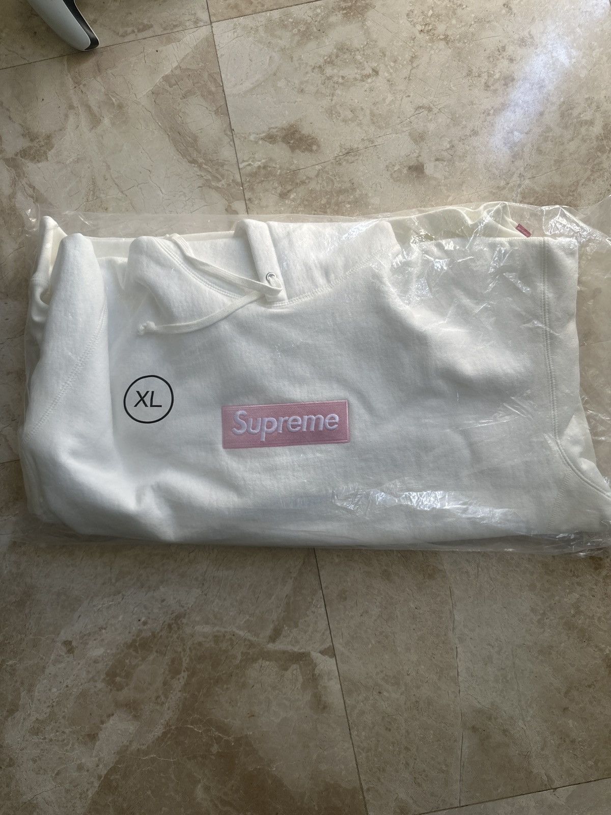 Supreme Supreme Pink Box Logo White Hoodie Size US XL / EU 56 / 4 - 1 Thumbnail