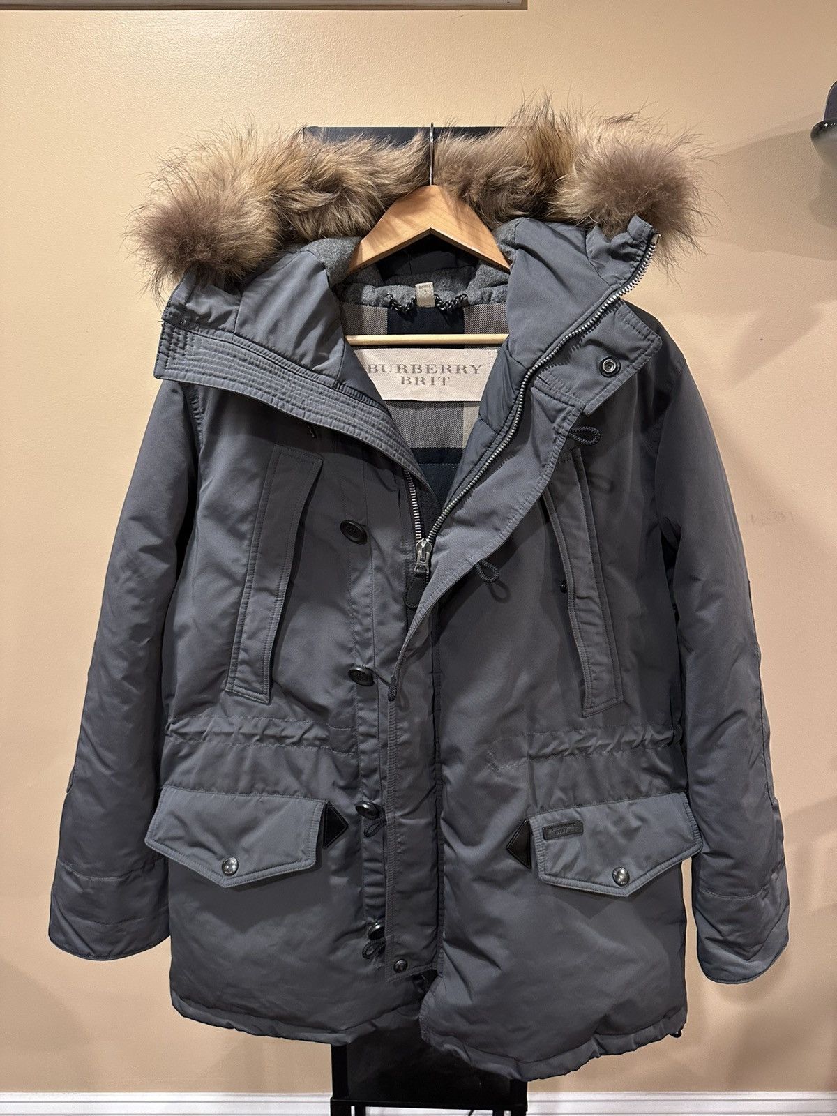 Burberry Burberry Brit Grey Nova Raccoon Fur Hood Down Coat Jacket Size US L / EU 52-54 / 3 - 3 Thumbnail