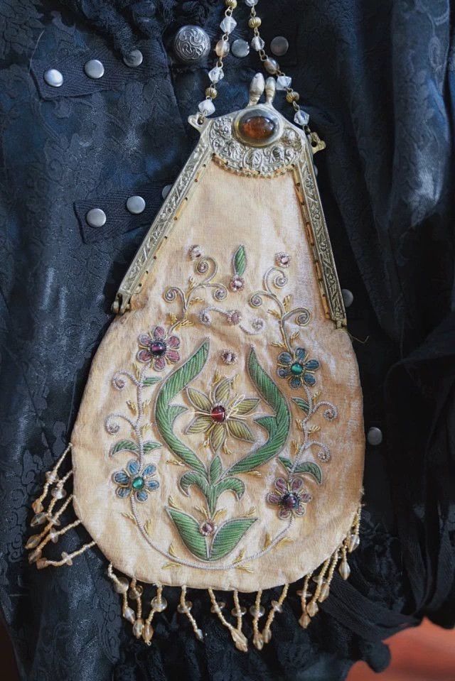 Vintage Vintage Art Nouveau Yellow Silk Embroidered Gem Frame Handbag Size ONE SIZE - 2 Thumbnail