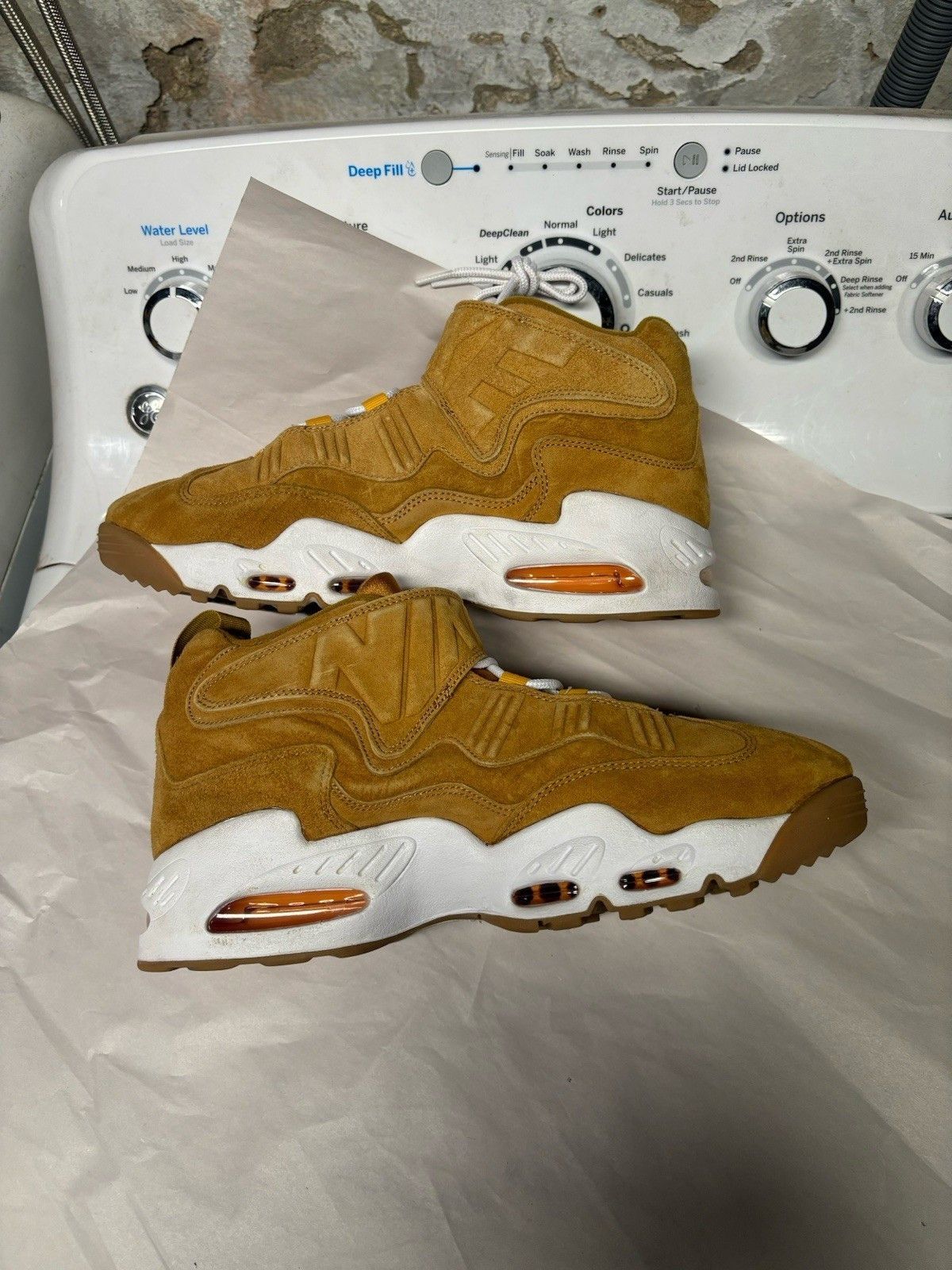 Nike Nike Air Griffey Max 1 Wheat Size US 11.5 / EU 44-45 - 2 Thumbnail