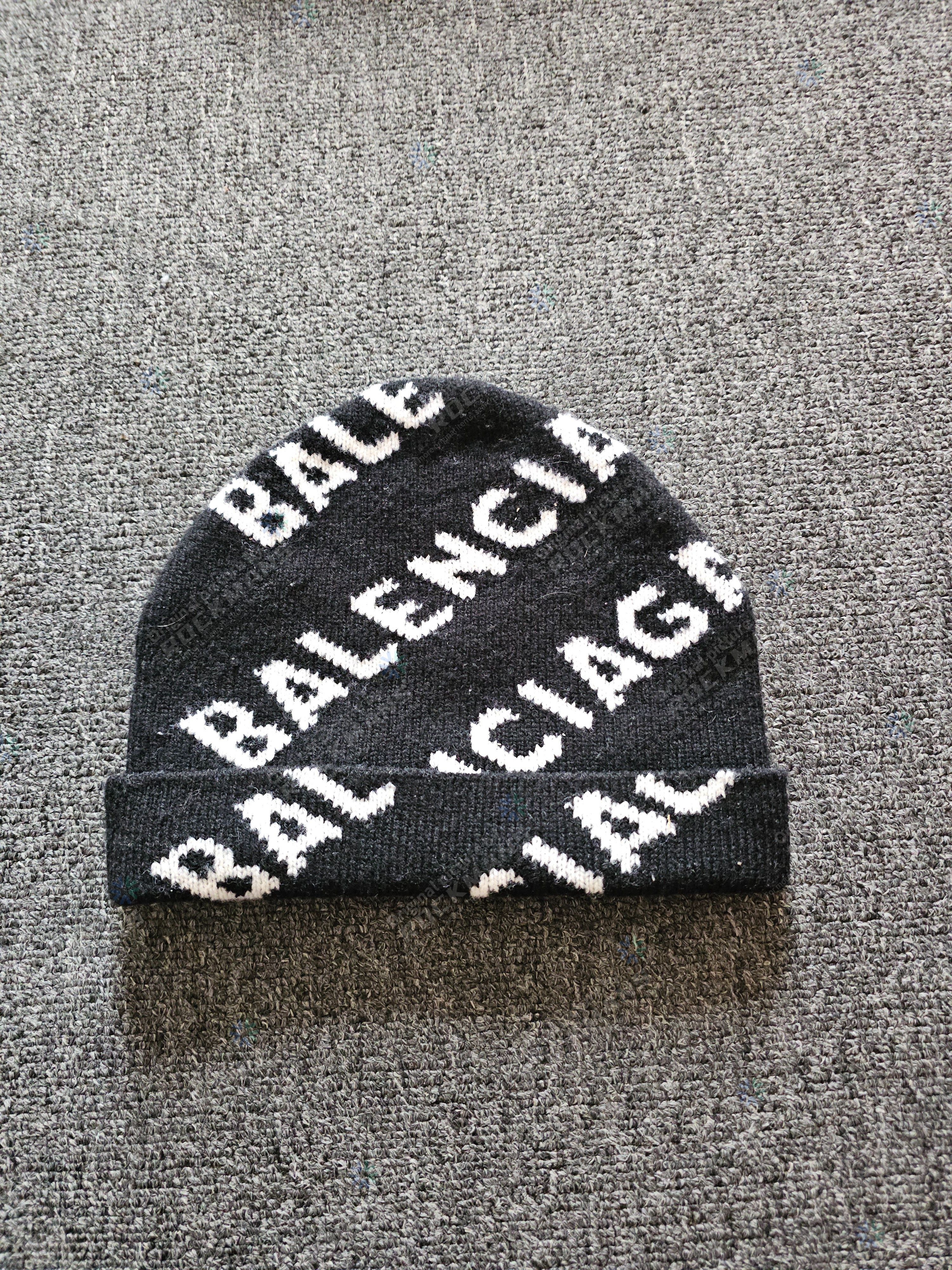 Balenciaga Balenciaga Black Wool Knit Hat/Cap Size 30 - 2 Thumbnail