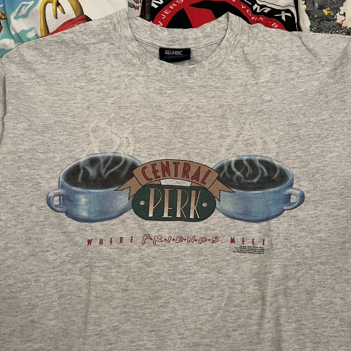 Vintage Vintage Central Perk Cafe Friends Tv Show 1996 Size US L / EU 52-54 / 3 - 1 Thumbnail
