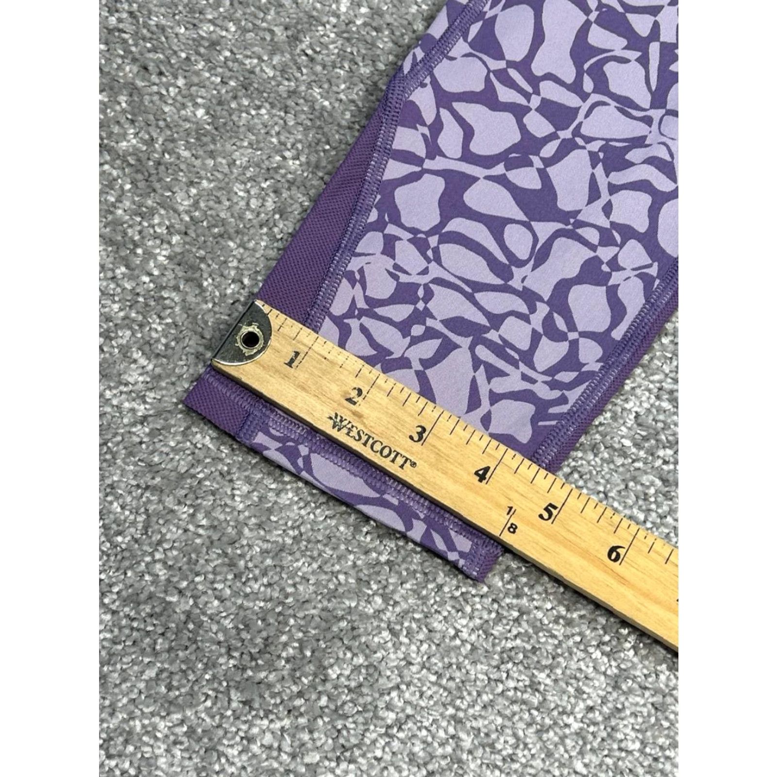 Under Armour Under Armour Compression Leggings Womens Medium Purple Heatgear Abstract Print Size 32" / US 10 / IT 46 - 3 Thumbnail