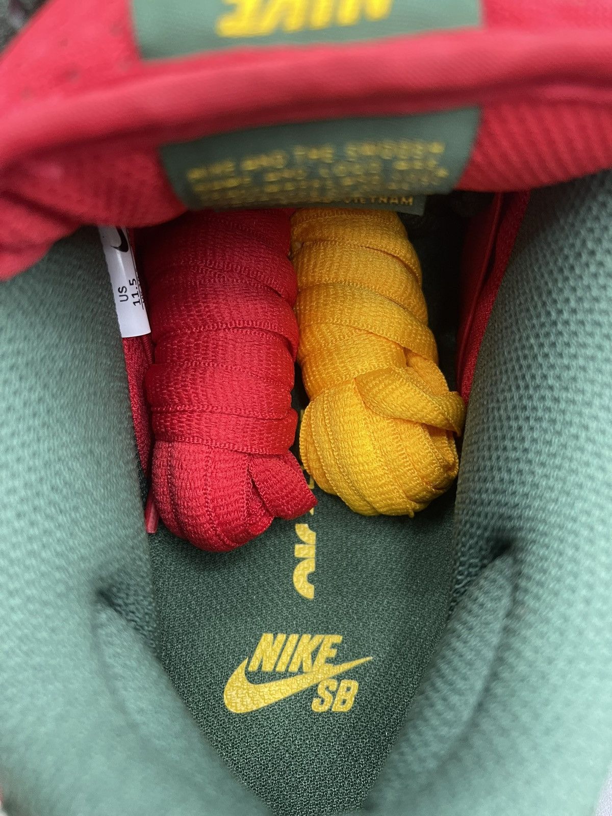 Nike Size 11.5 - Nike Dunk Low SB Seattle SuperSonics Size US 11.5 / EU 44-45 - 11 Thumbnail