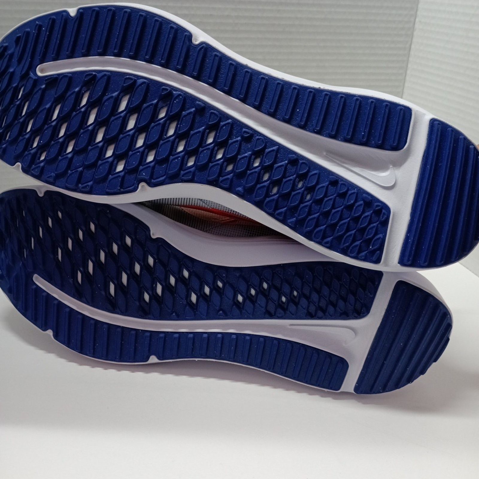Nike Nike Downshifter 12 Men Running Shoes Light Grey Red Size 13 Size US 13 / EU 46 - 6 Thumbnail