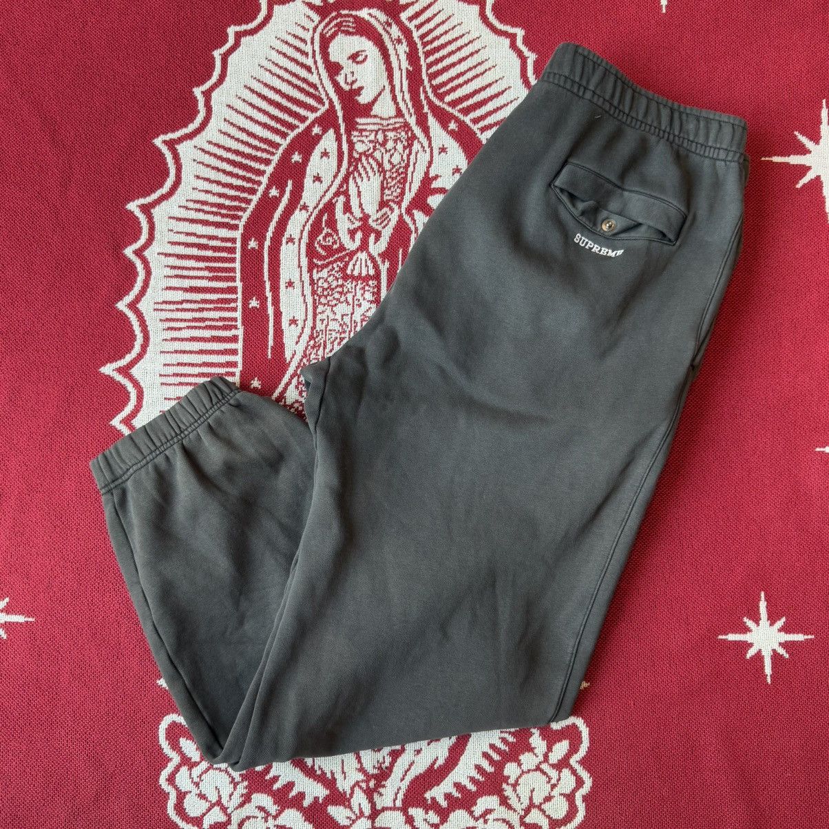 Nike × Supreme Used FW18 Supreme Nike Sweatpant Black Size L Vintage Size US 36 / EU 52 - 7 Thumbnail