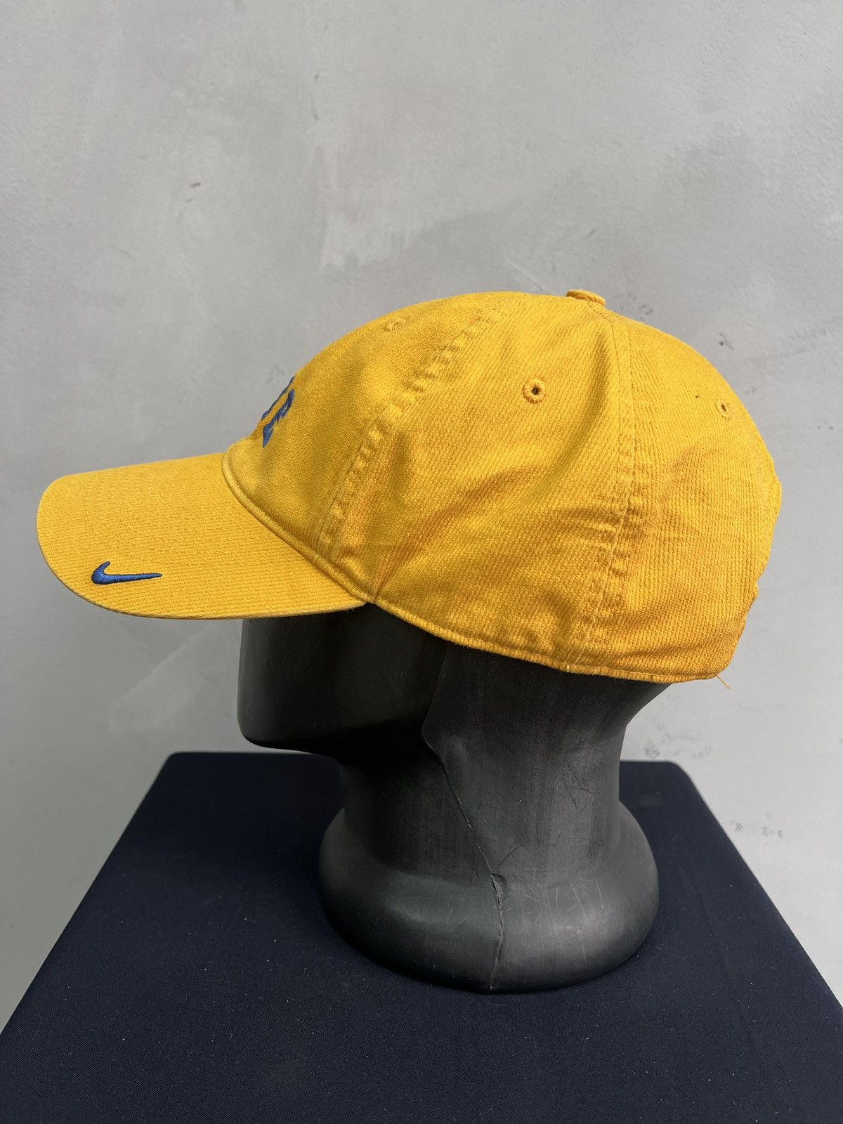 Nike Nike yellow cap velvet fabric rare vintage item Size ONE SIZE - 3 Thumbnail