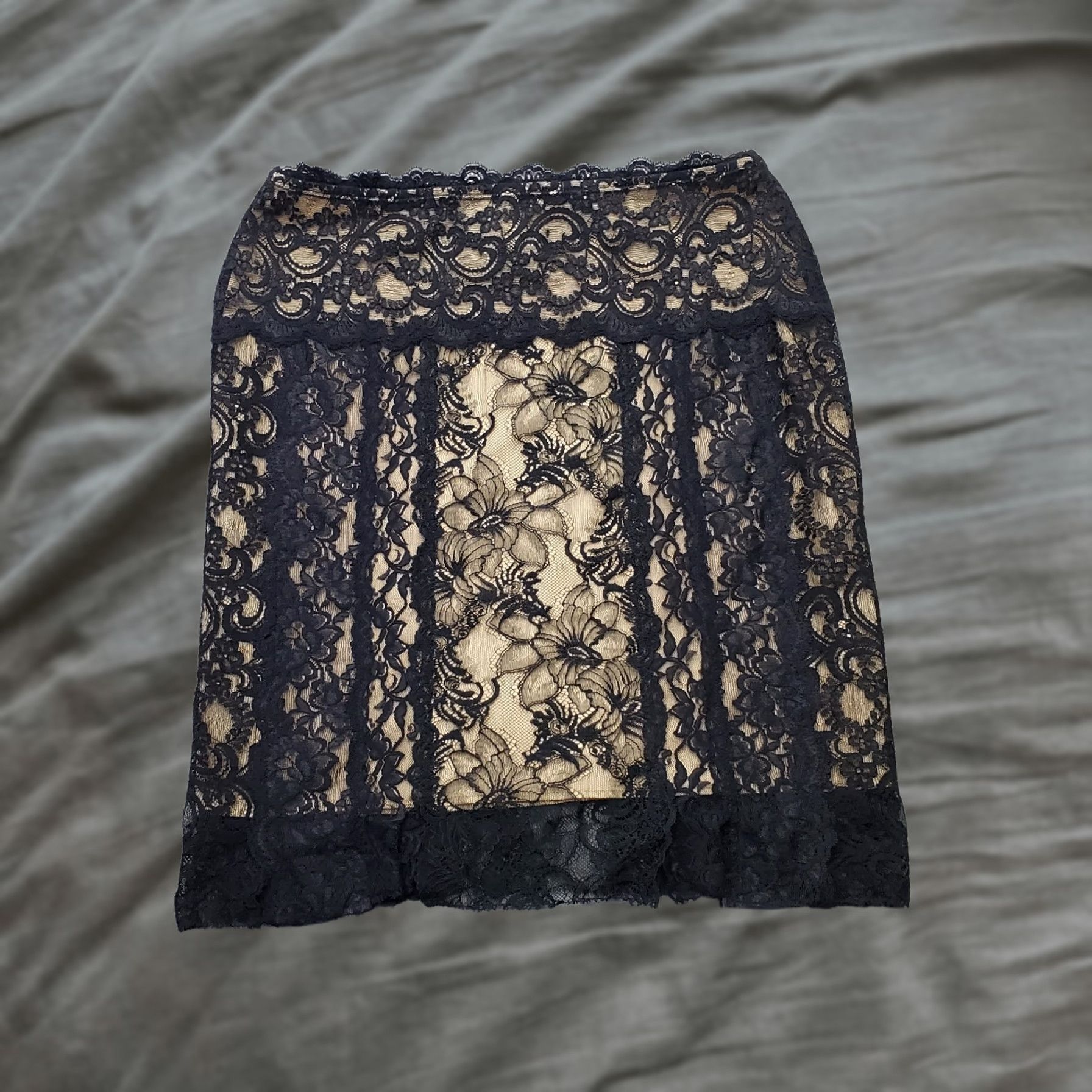 Nicole Miller Nicole Miller Mini Skirt Womens L Multicolor Floral Lace Overlay Lined USA Made Skirt Womens Size L Girls Mens Size 36" / US 14 / IT 50 - 1 Thumbnail