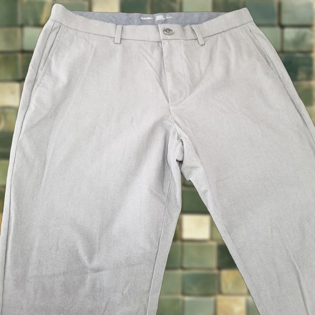 Old Navy Old Navy Mens Pants 36x30 Gray Chino Flat Front Straight Leg Regular Fit Belt Loops Casual Pants Size US 36 / EU 52 - 1 Thumbnail