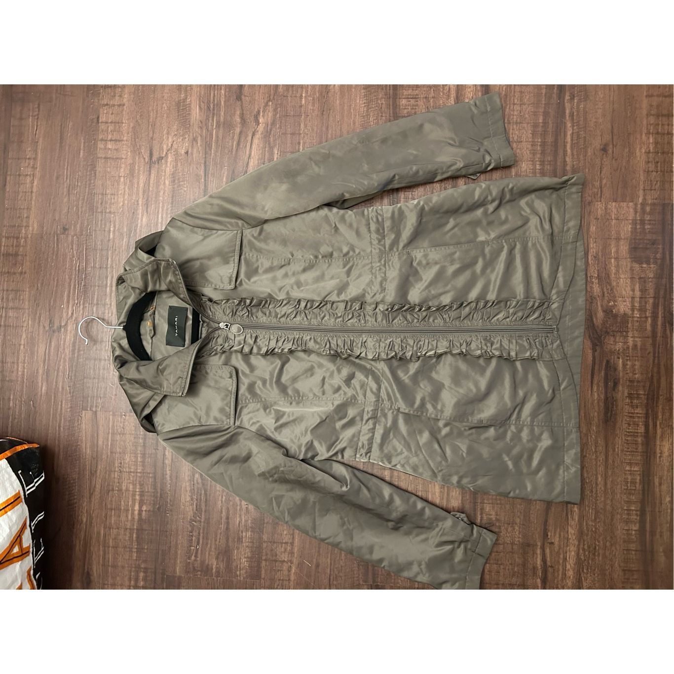 Canari Tahari Quilted Ruffle Zip Coat, Hooded Jacket, Sz Medium Size M / US 6-8 / IT 42-44 - 11 Thumbnail