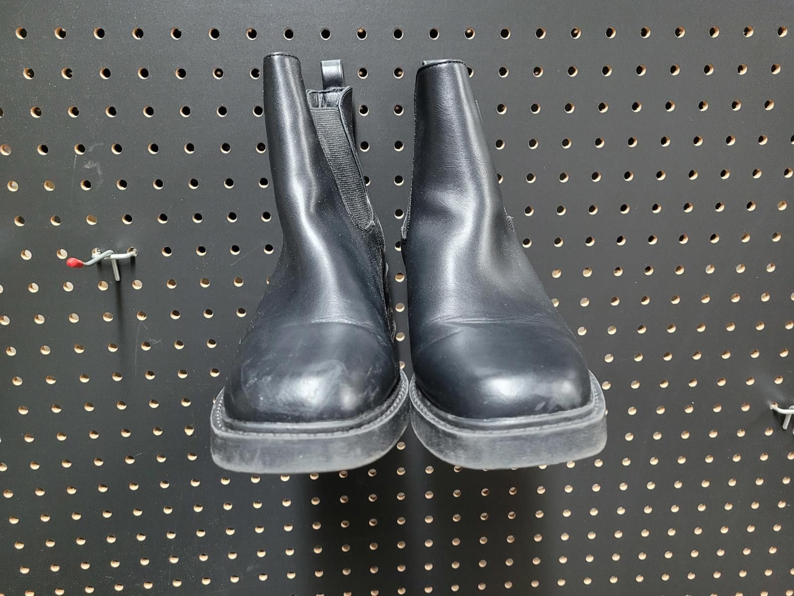 Unknown London Sleek Black Chelsea Boots - Step Out in Style! Act Fast! Size US 8 / IT 38 - 2 Thumbnail