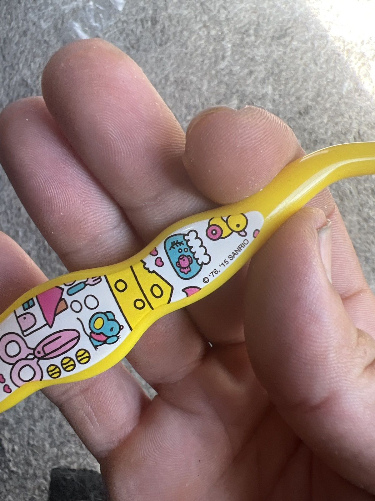 Hypebeast 2015 Sanrio Firefly Hello Kitty Soft Toothbrush Size ONE SIZE - 2 Thumbnail