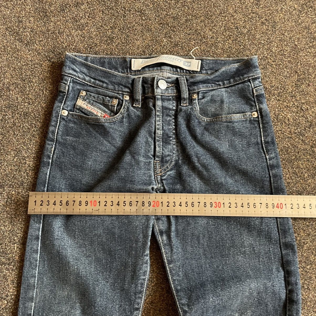 Vintage Vintage Y2K Diesel Jeans Thrashed Faded Grunge Skate Logo 26 Size 26" / US 2 / IT 38 - 10 Thumbnail