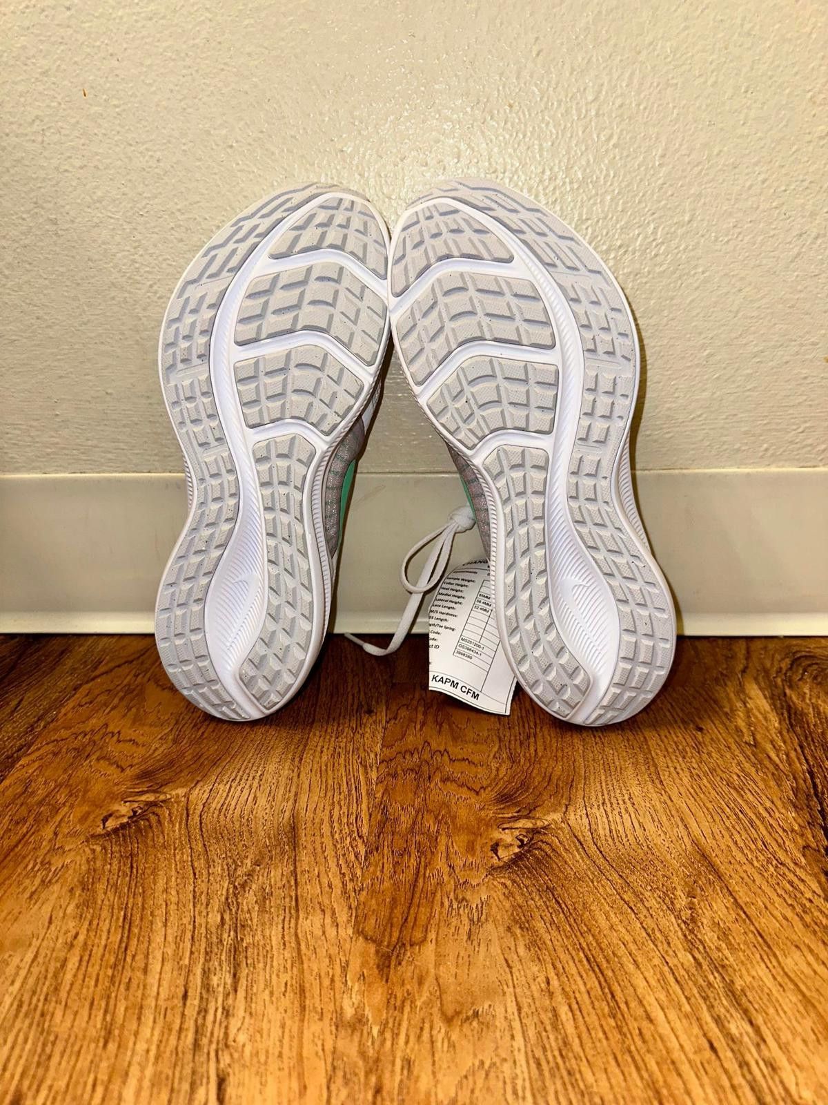Nike Nike Downshifter 17 'White Signal Green' Sample Size US 8 / IT 38 - 5 Thumbnail