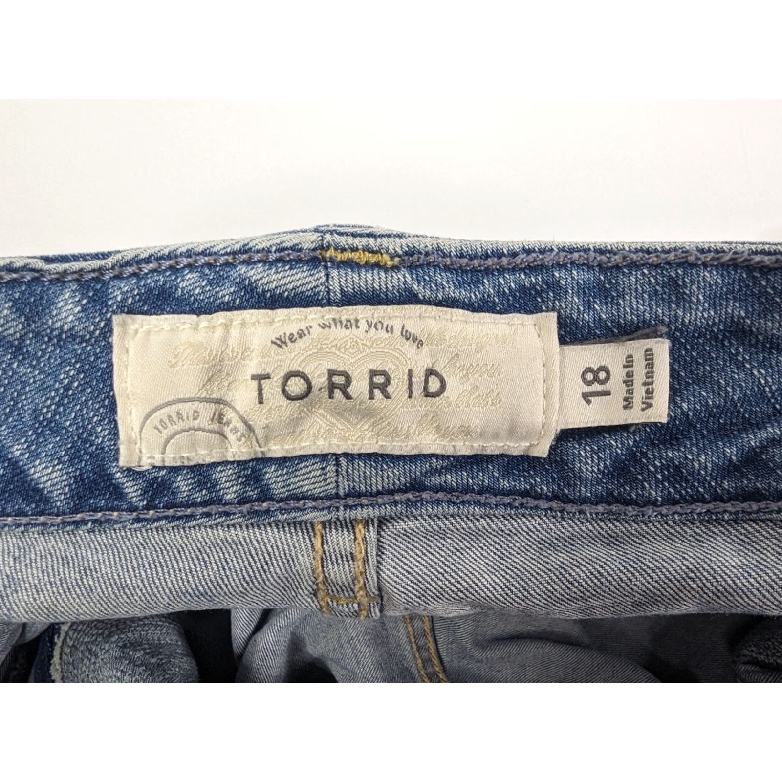 Torrid Torrid Bermuda Shorts Denim Cotton Stretch Plus 18 Blue Women Casual Summer Size 40" / US 18 - 7 Thumbnail