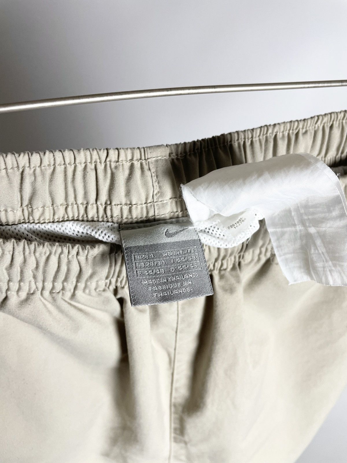 Nike VINTAGE 🍫 Nike Beige Classic logo retro Shorts Size US 30 / EU 46 - 4 Thumbnail