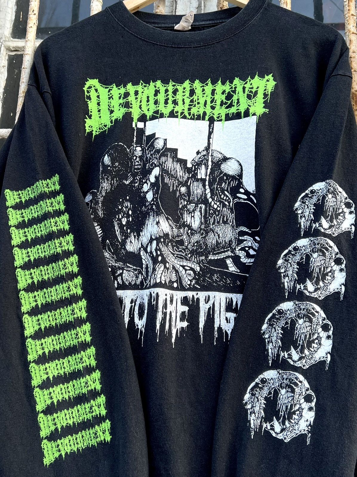 Band Tees VTG Devourment Fed To The Pigs Longsleeve Death Metal Shirt Size US XL / EU 56 / 4 - 4 Thumbnail