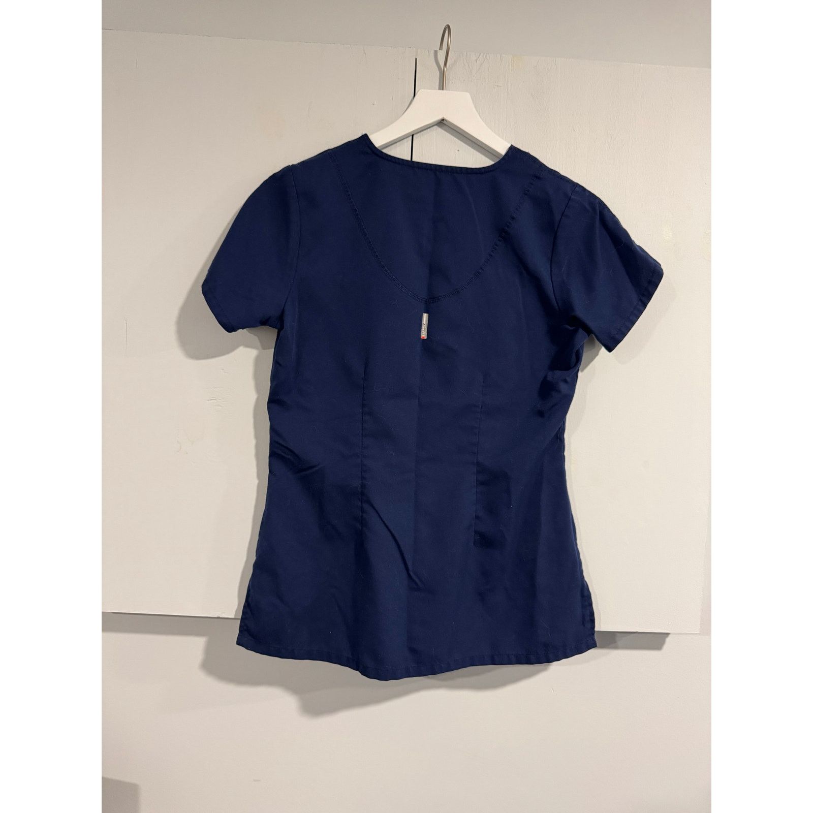 Other Greys Anatomy Barco Navy Blue Scrub Top Size XS Size XS / US 0-2 / IT 36-38 - 2 Thumbnail