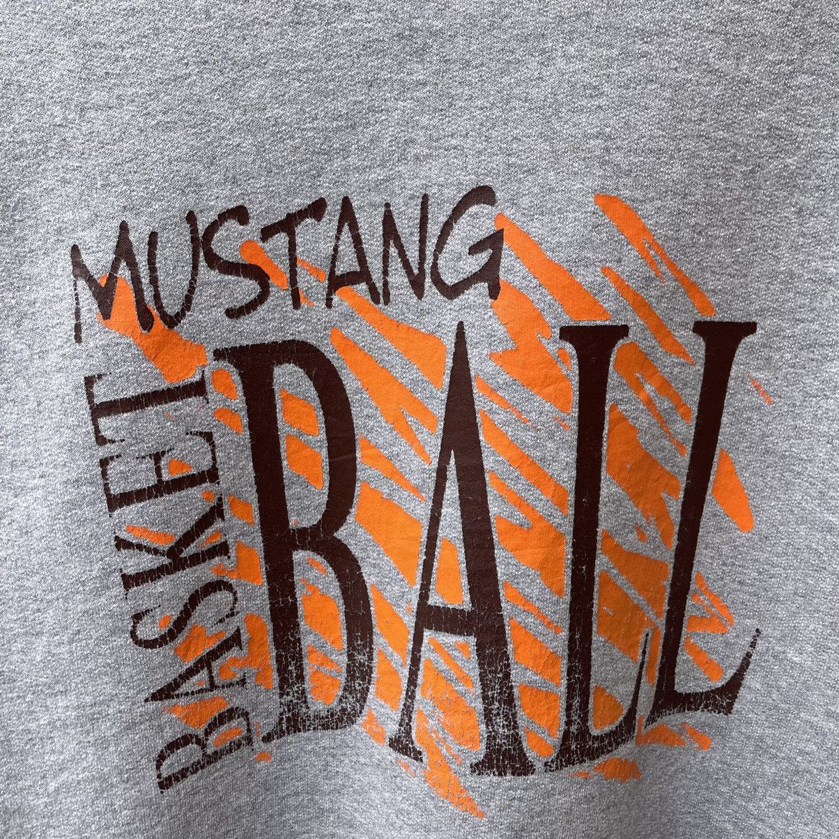 Vintage 🔥Vintage 90s Mustang Basket Ball Big Spellout Sweatshirts Size US M / EU 48-50 / 2 - 6 Thumbnail
