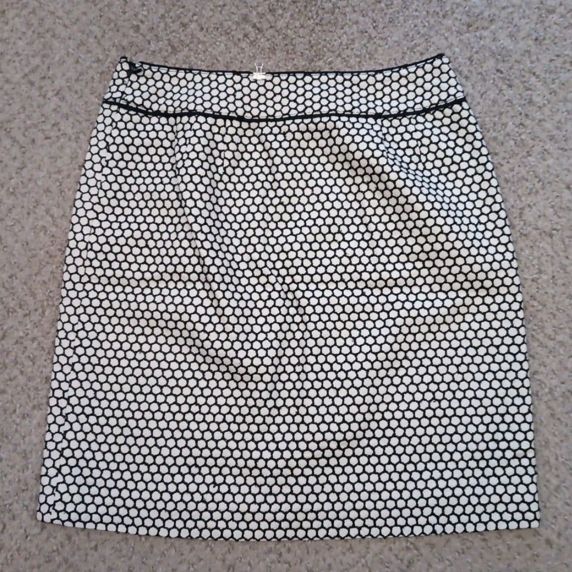 Ann Taylor Ann Taylor Skirt Petites 2P Short White Black Geometric Lined Silk Zip Women Size 26" / US 2 / IT 38 - 6 Thumbnail