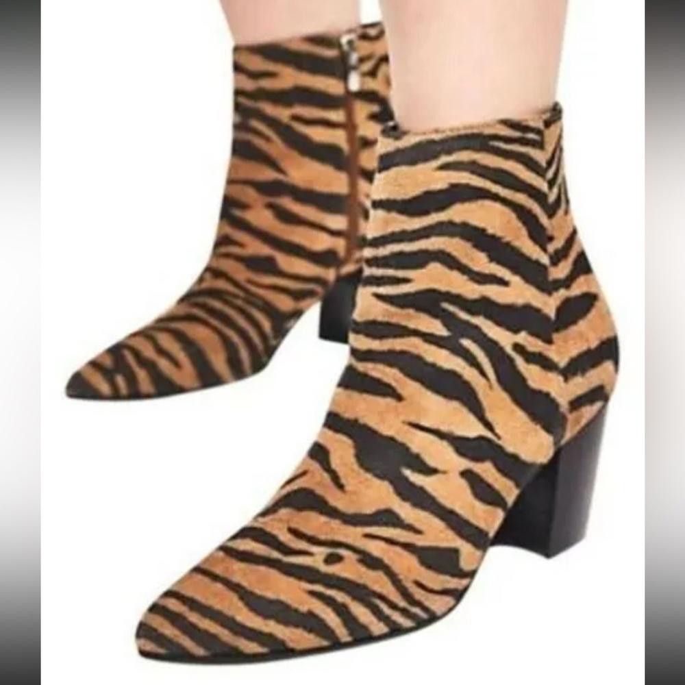 Designer Marc Fisher l Parana Tiger Striped Booties Size 6 Size US 6 / IT 36 - 12 Thumbnail