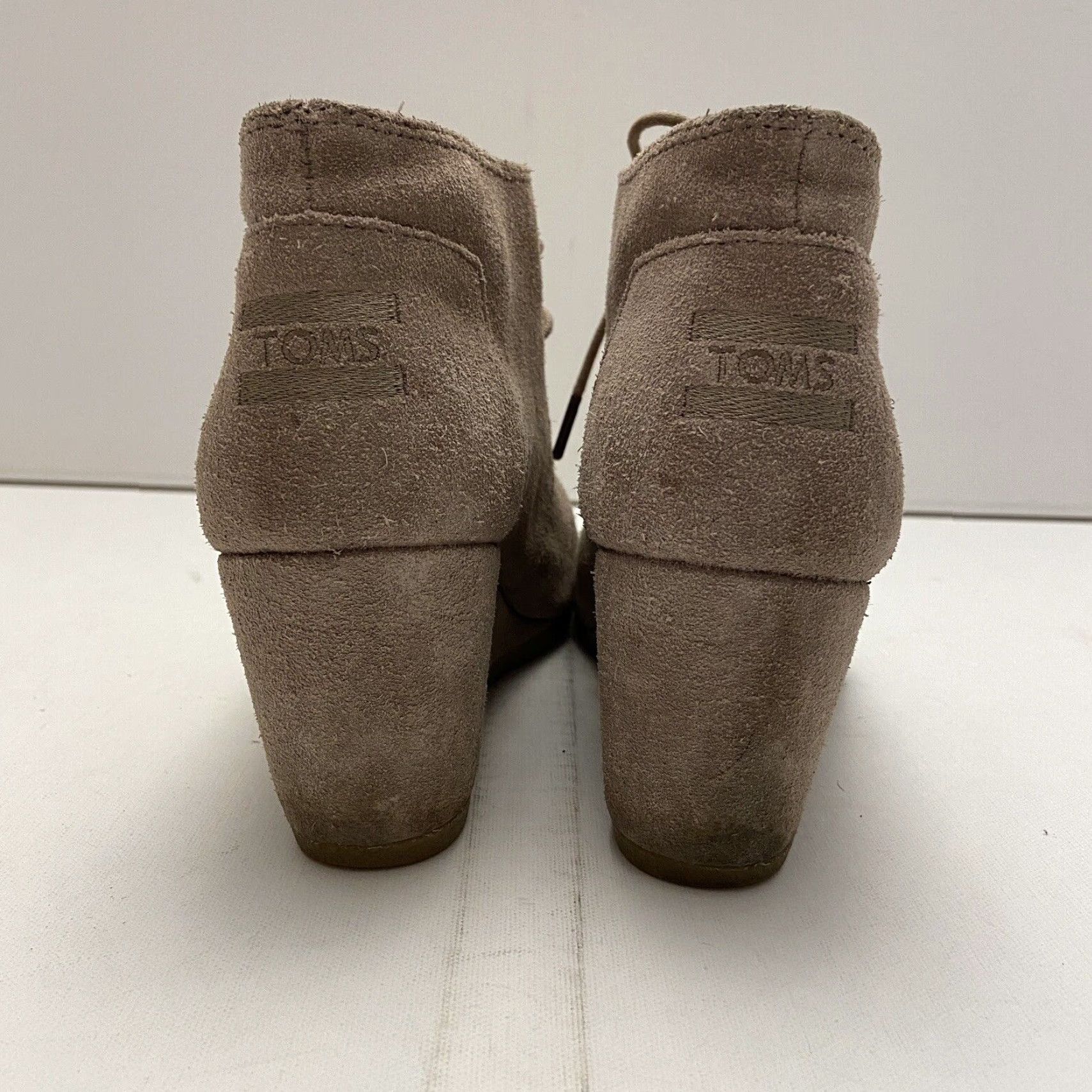 Toms TOMS Women's Ankle Bootie W9 Tan Suede Lace Up Wedge Beige Boots Size US 9 / IT 39 - 5 Thumbnail