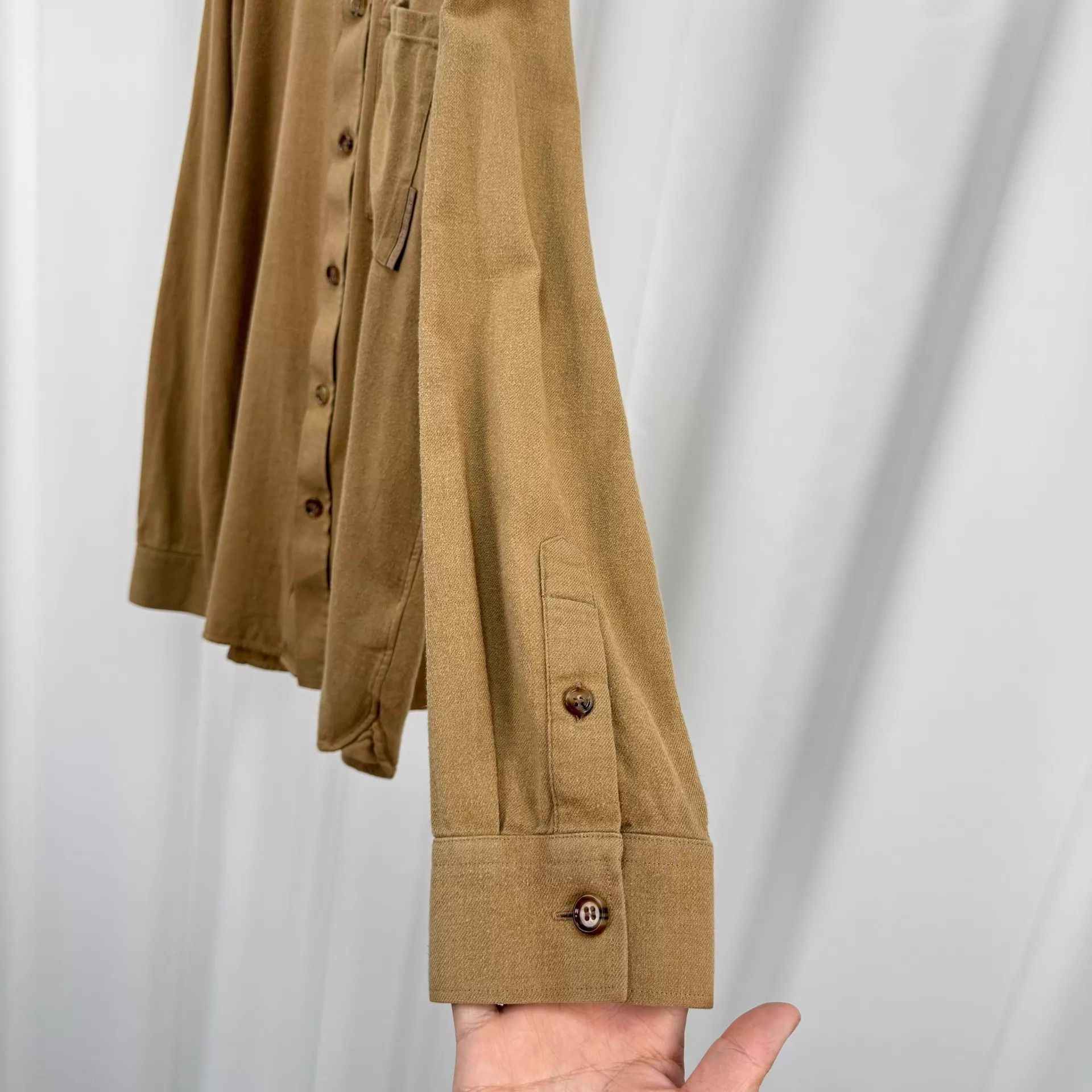 Burberry Burberry Camel Embroidered Logo L/S Shirt M 99 New Size US M / EU 48-50 / 2 - 4 Thumbnail
