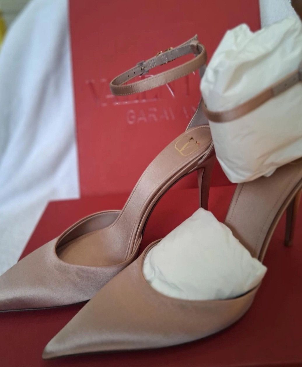 Valentino Valentino satin beige high heel pumps shoes Size US 8 / IT 38 - 8 Thumbnail