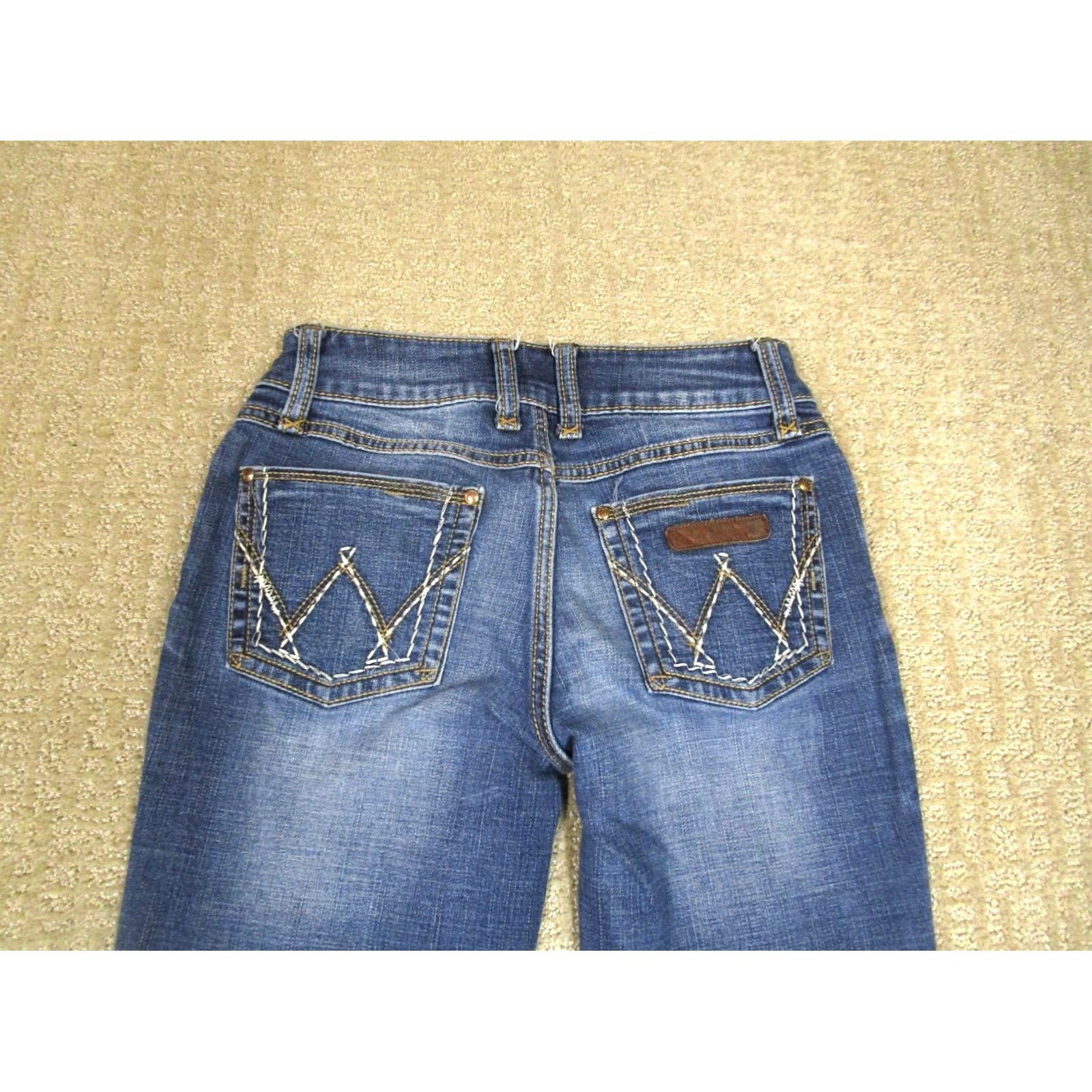 Wrangler Wrangler Jeans Women 2 Blue Low Rise Bootcut Western Jeans Light Wash Distressed Stretch Bootcut Womens Regular Size 2 Blue Denim Size 26" / US 2 / IT 38 - 3 Thumbnail