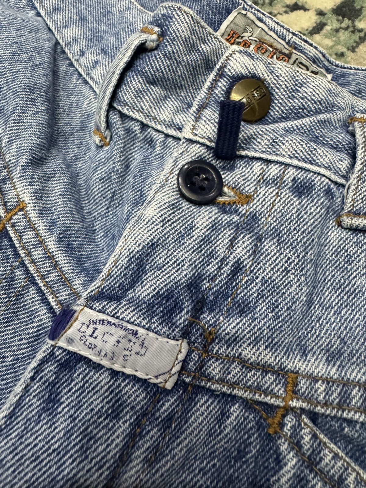 CLOSED 1980s MARITHE FRANCOIS GIRBAUD X CLOSED TUPAC SHAKUR JEANS Size US 27 - 6 Thumbnail