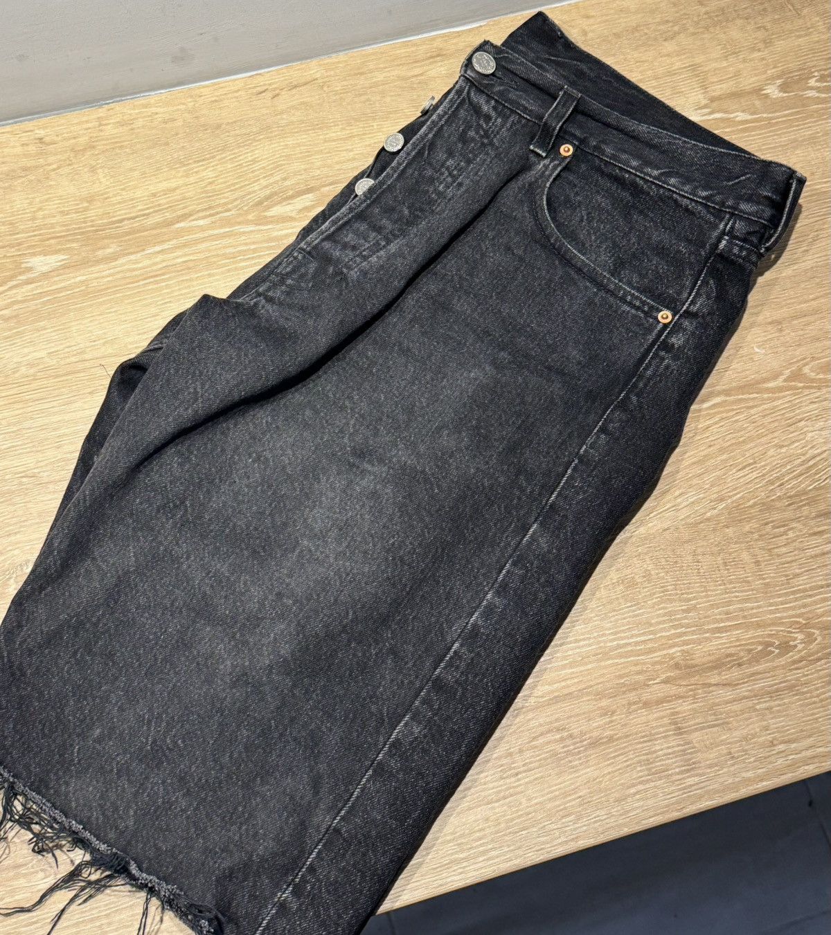 Vetements Vetements Whide-Leg denim shorts Size US 42 / EU 58 - 2 Thumbnail