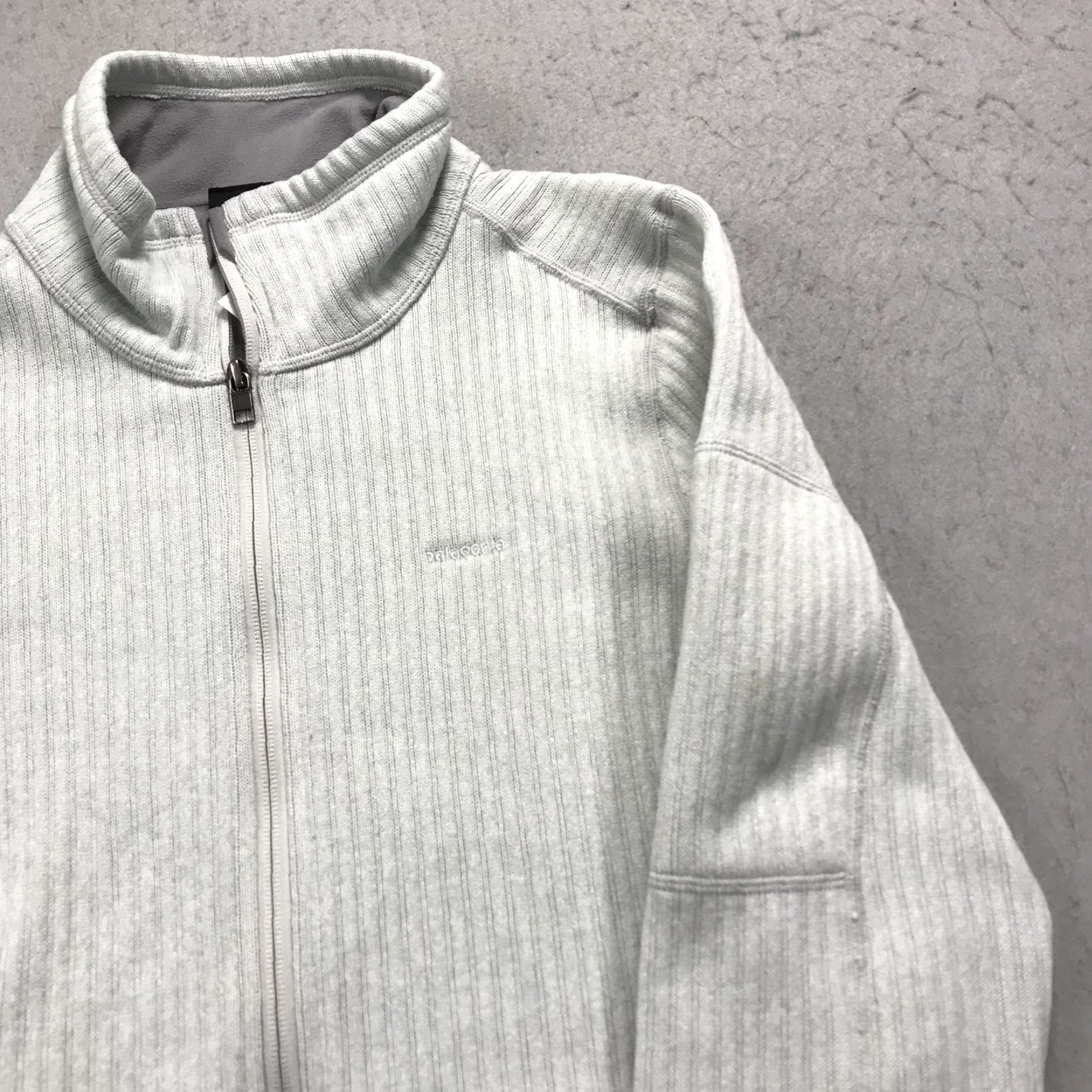 Patagonia Patagonia Jacket Womens L Gray Fleece Full Zip Outdoor Fall Casual Travel Logo Zipper Embroidered Size L / US 10 / IT 46 - 3 Thumbnail