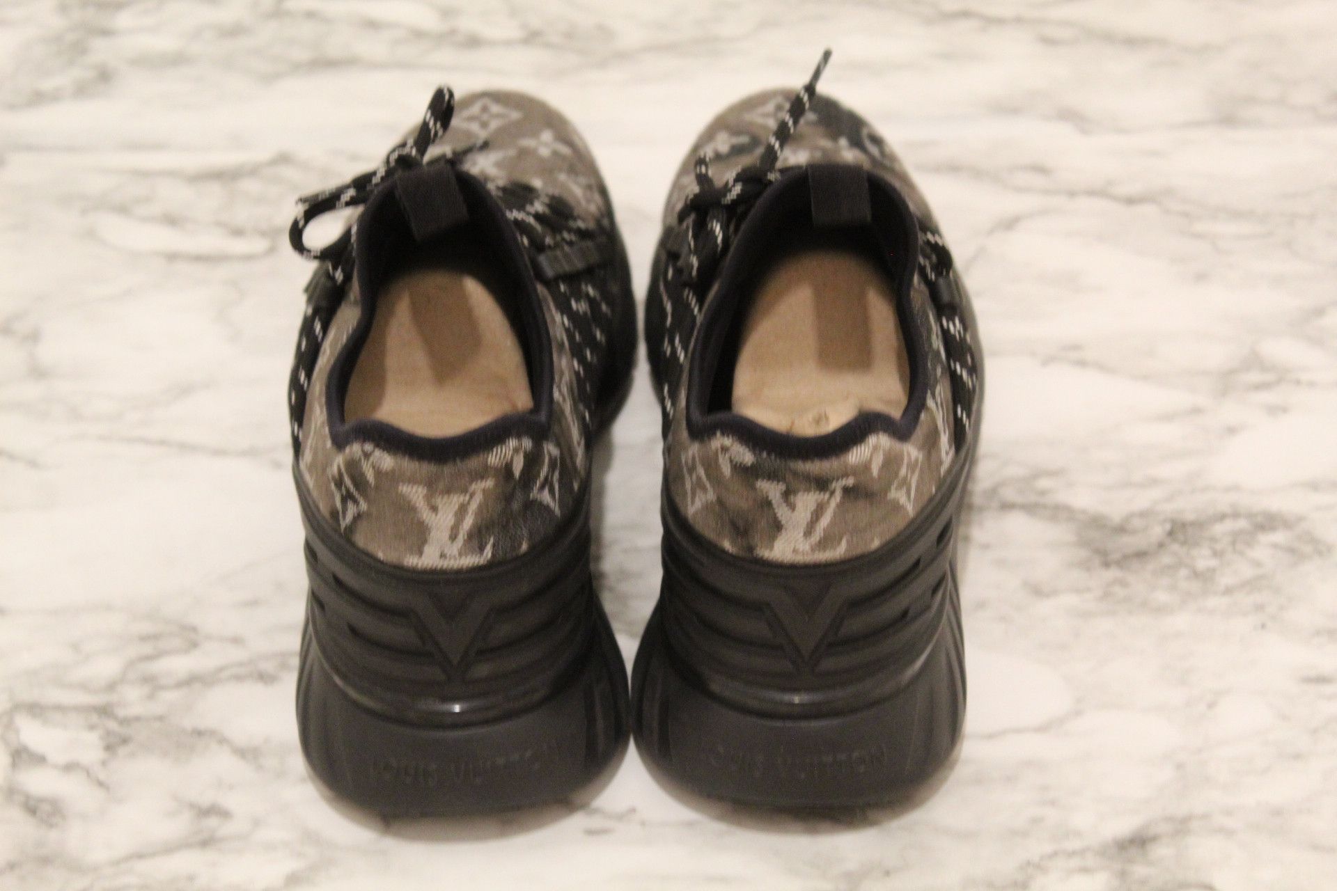 Louis Vuitton Louis Vuitton Fastlane Monogram Sneakers Black Denim Size US 9.5 / EU 42-43 - 4 Thumbnail