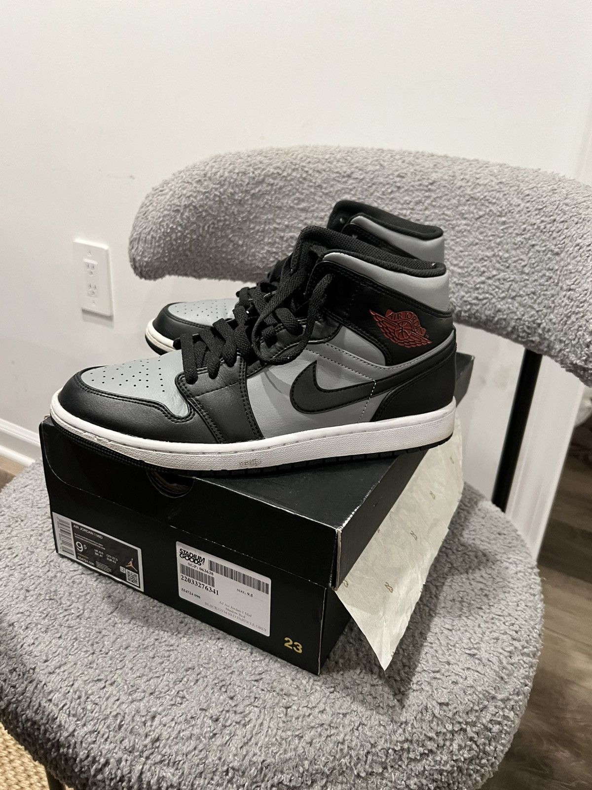 Jordan Brand Nike Jordan 1s Size US 9.5 / EU 42-43 - 3 Thumbnail