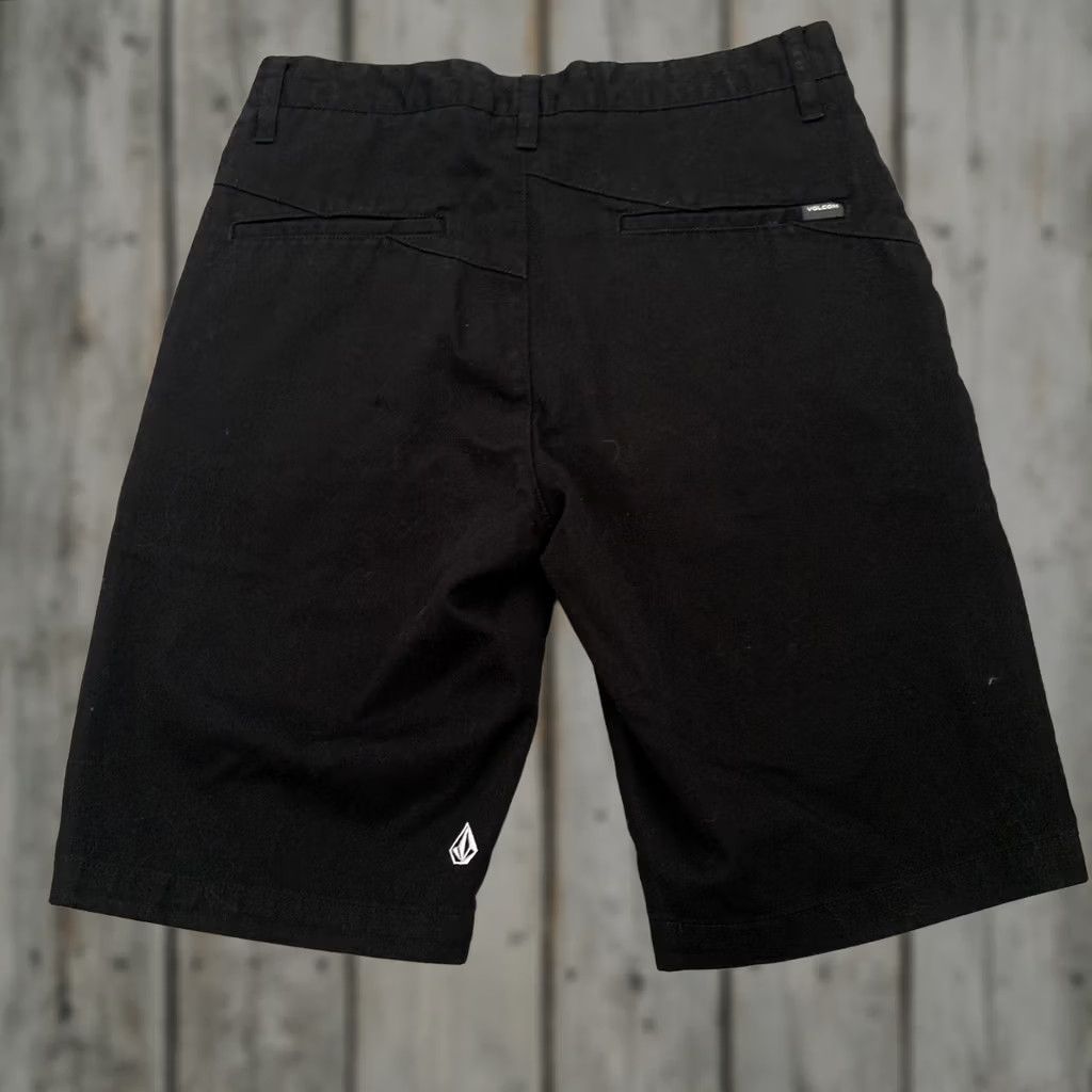 Volcom Volcom Shorts Mens Size 28 Black 10 Inch Inseam Logo Cotton Blend Flat Front Casual Outdoors Size US 28 / EU 44 - 1 Thumbnail