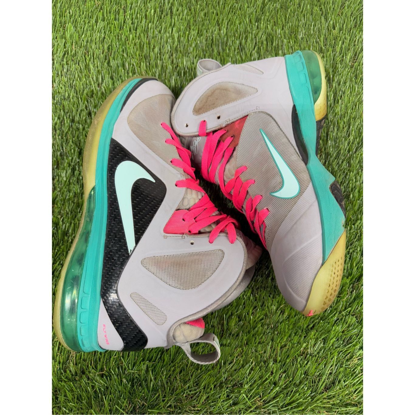 Nike Size 9.5 - Nike LeBron 9 P.S. Elite South Beach Grey Suede ( Size US 9.5 / EU 42-43 - 6 Thumbnail