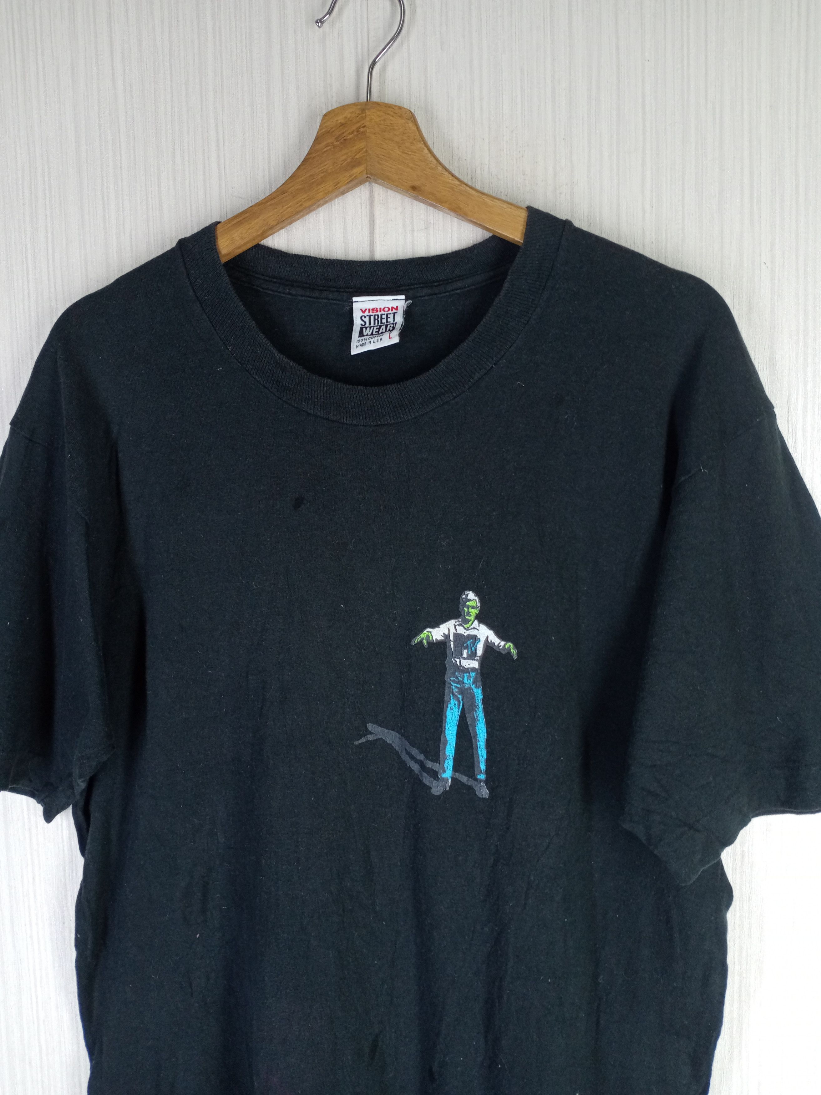 Vision Streetwear Rare Vintage 90s Vision Street Wear Distressted Tshirt Size US L / EU 52-54 / 3 - 5 Thumbnail