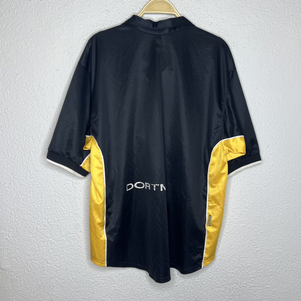 Nike Vintage Nike Borussia Dortmund BVB Tshirt Jersey Kit Black Size US XL / EU 56 / 4 - 7 Thumbnail