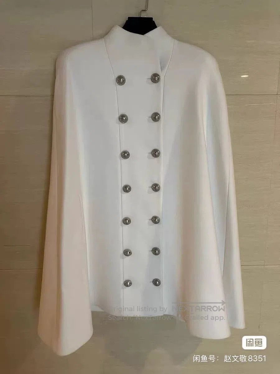 Balmain Balmain Runway White Cape. Size S / US 4 / IT 40 - 1 Thumbnail