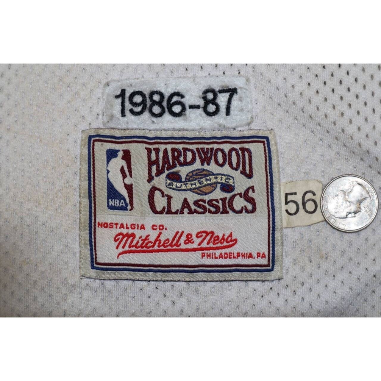 Mitchell & Ness Cleveland Cavaliers Ron Harper #4 Mitchell And Ness Cavs Size US XL / EU 56 / 4 - 3 Thumbnail