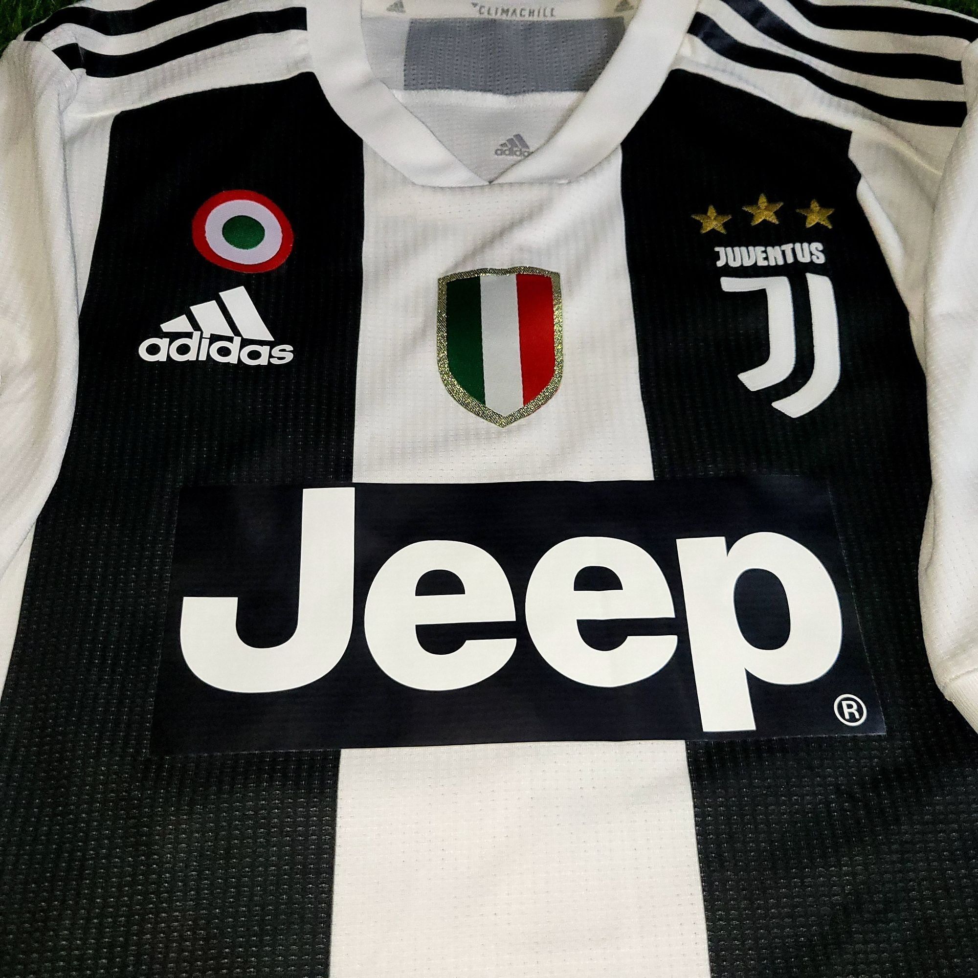 Adidas Ronaldo Juventus 2018 2019 UEFA Soccer Jersey L Size US L / EU 52-54 / 3 - 3 Thumbnail