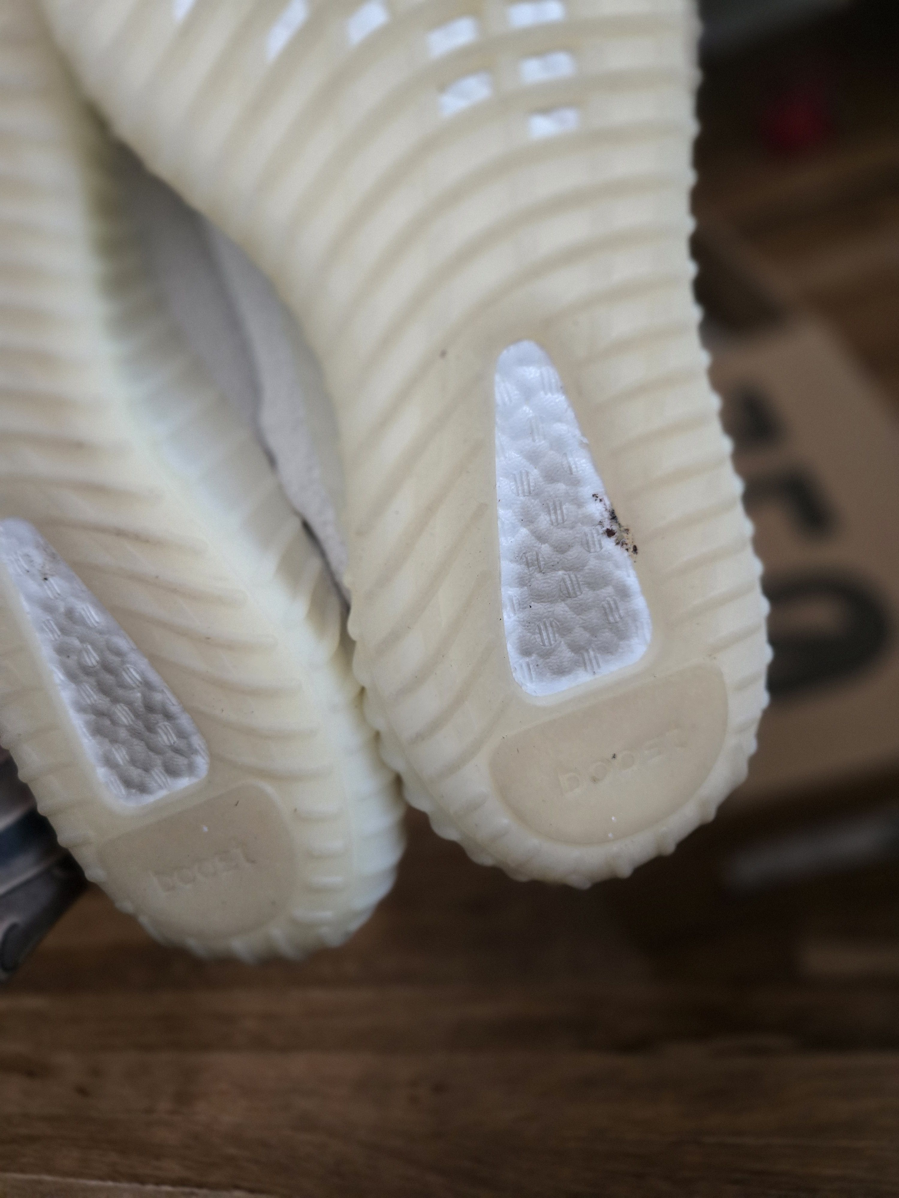Yeezy Yeezy 350 v2 white Size US 11 / EU 44 - 5 Thumbnail