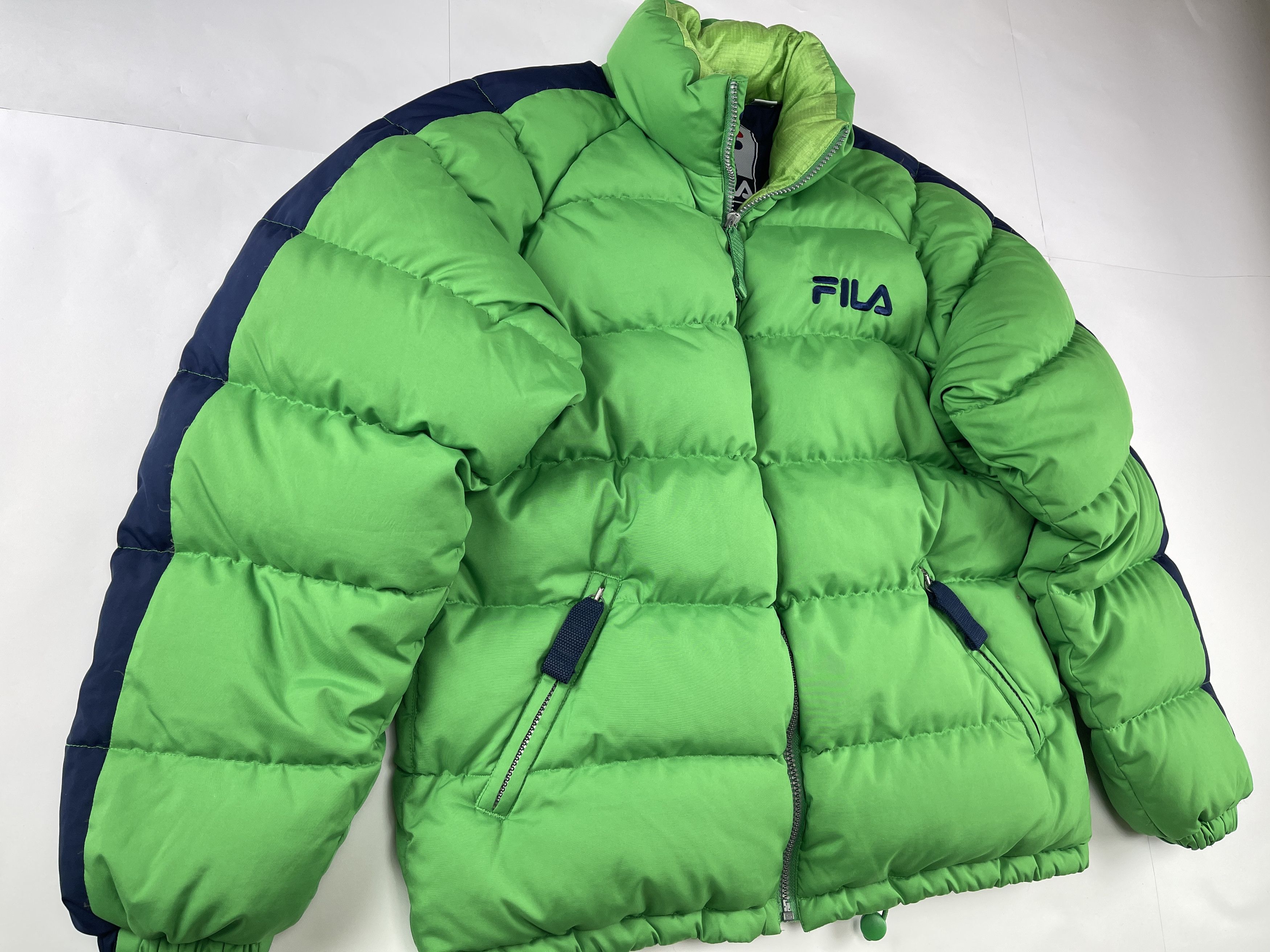 Fila Fila puffer jacket, 90s hip hop, 1990s skater Y2K size S Size US S / EU 44-46 / 1 - 9 Thumbnail