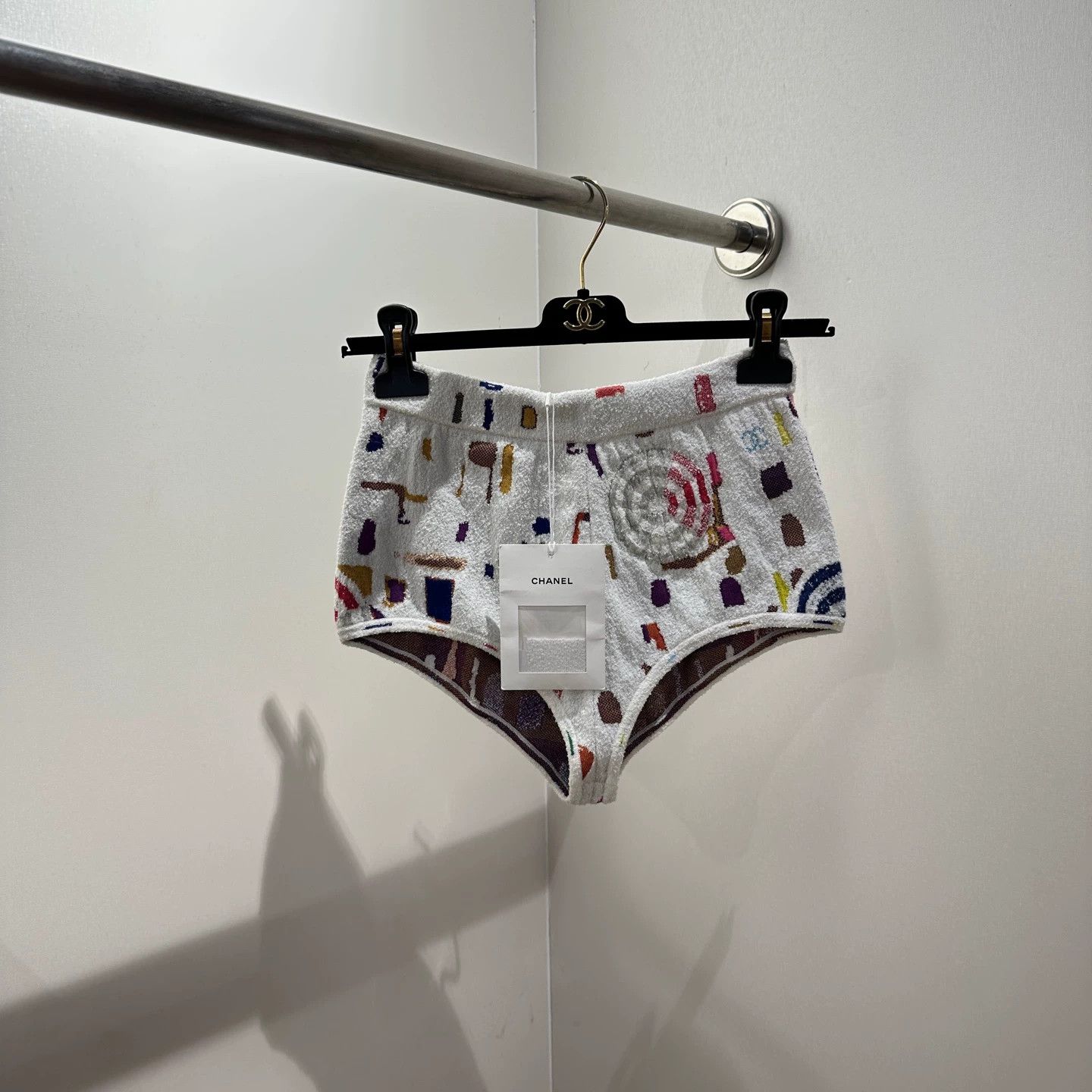 Chanel Chanel Graffiti Logo Beach Show Shorts 36 Size 26" / US 2 / IT 38 - 1 Thumbnail