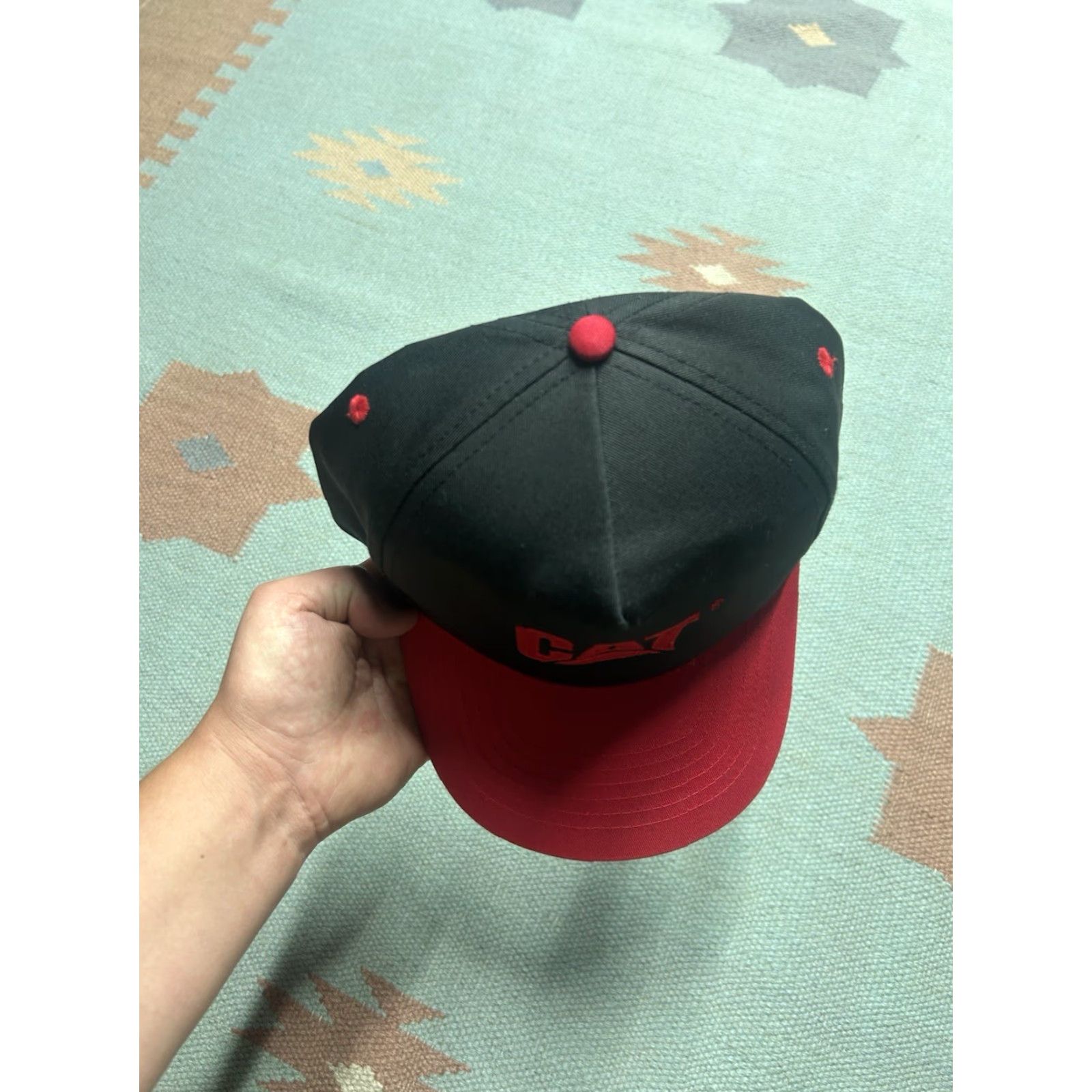 Vintage VINTAGE CAT SnapBack Hat Cap Men Adjustable Black Red 2 Tone Caterpillar Construction Cat Theme Mens Size ONE SIZE - 3 Thumbnail